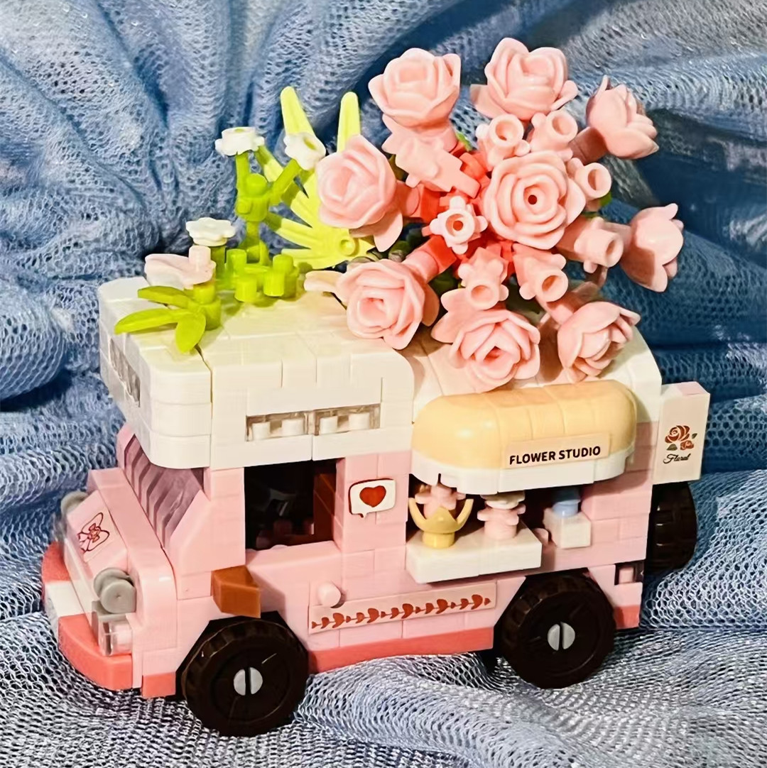 Model Kit Studio - ชุดตัวต่อบล็อกรถบรรทุกดอกไม้สีชมพู DIY รถมินิ รถเข็นขายอาหาร โมเดลสตูดิโอดอกไม้ ของเล่นเสริมพัฒนาการ